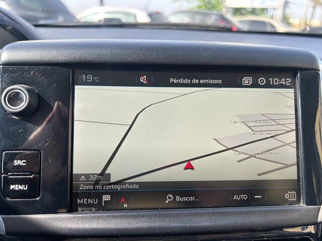 PEUGEOT 2008 ALLURE 1.2 E-THP AUTO SPANISH LHD IN SPAIN 58000 MILES 1 OWNER 2019